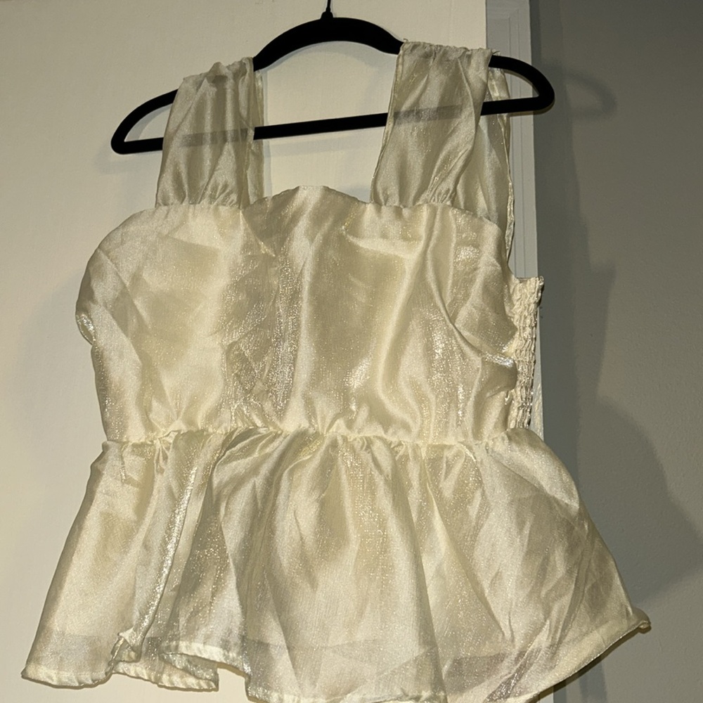 Cream cropped blouse.